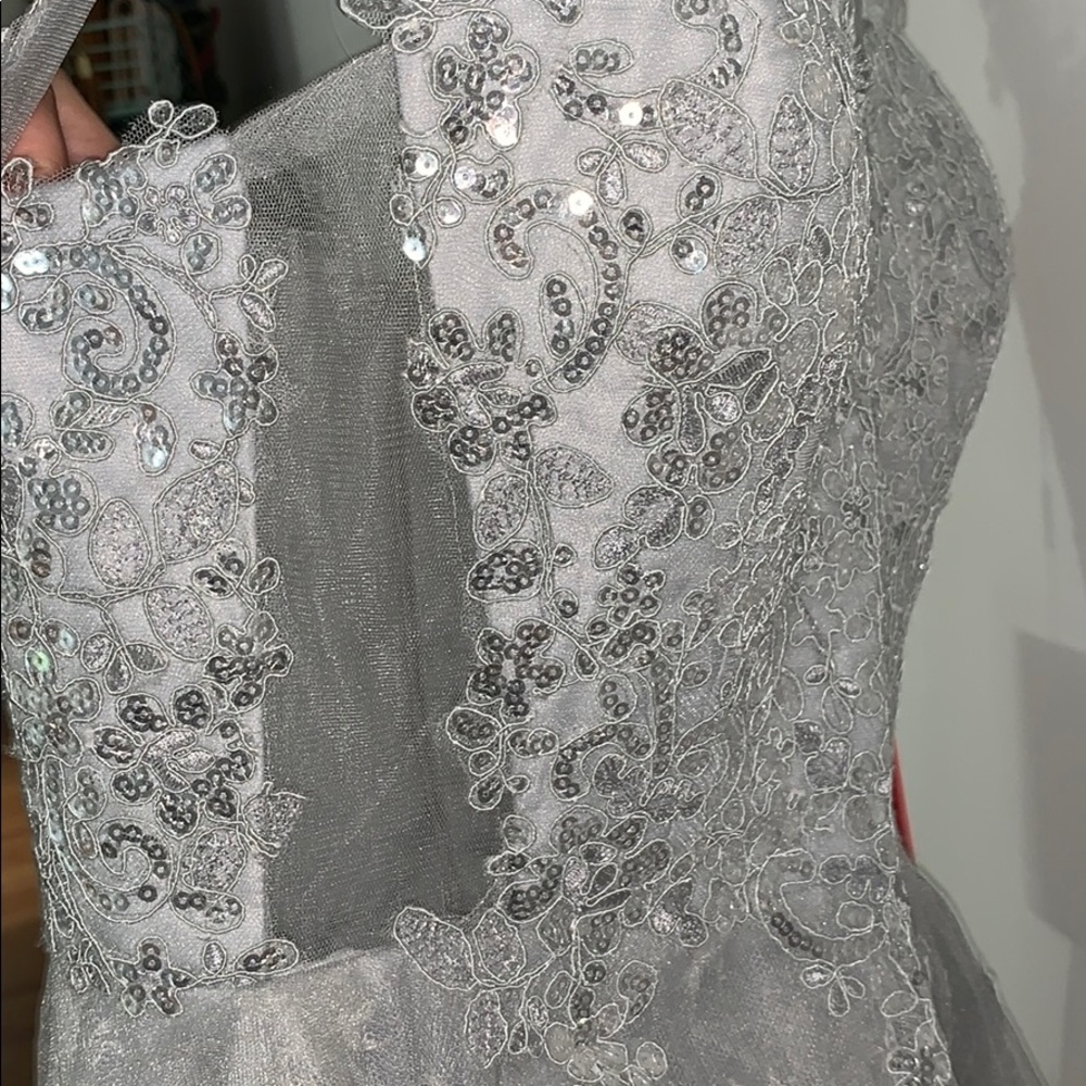Short Silver dress(never worn) - Picture 4 of 7